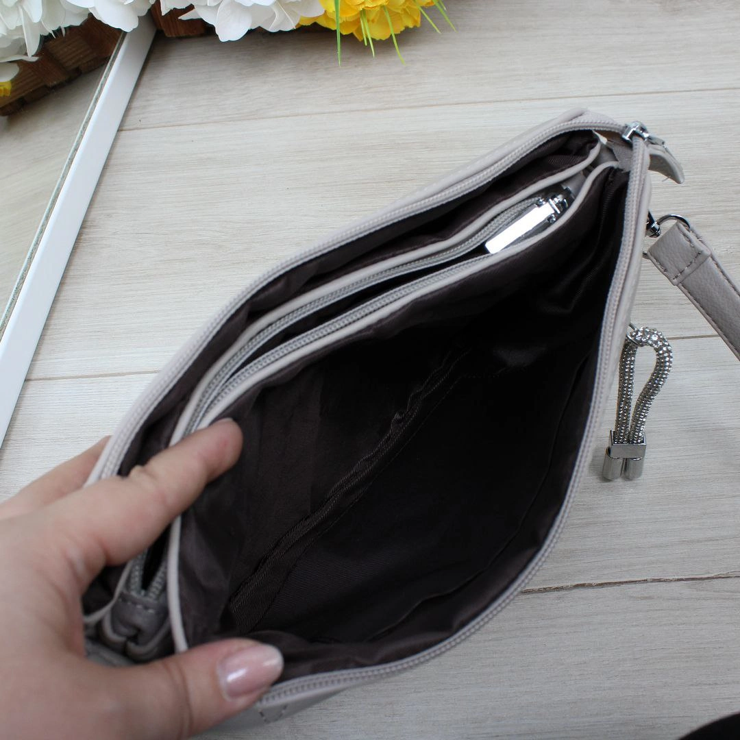 Жіноча сумка сіро-беж крос-боді містка з регульованими ремінцями для подорожей